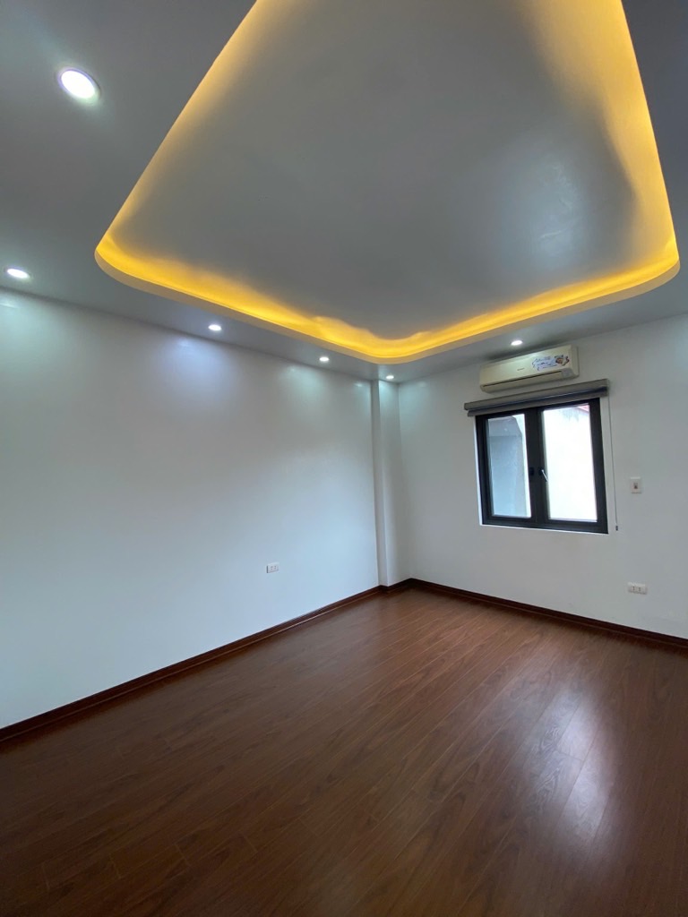 NHÀ ĐẸP Ở LUÔN –GẦN HỌC VIỆN CẢNH SÁT - THANG MÁY – 2 THOÁNG – Ô TÔ LÙI CỬA